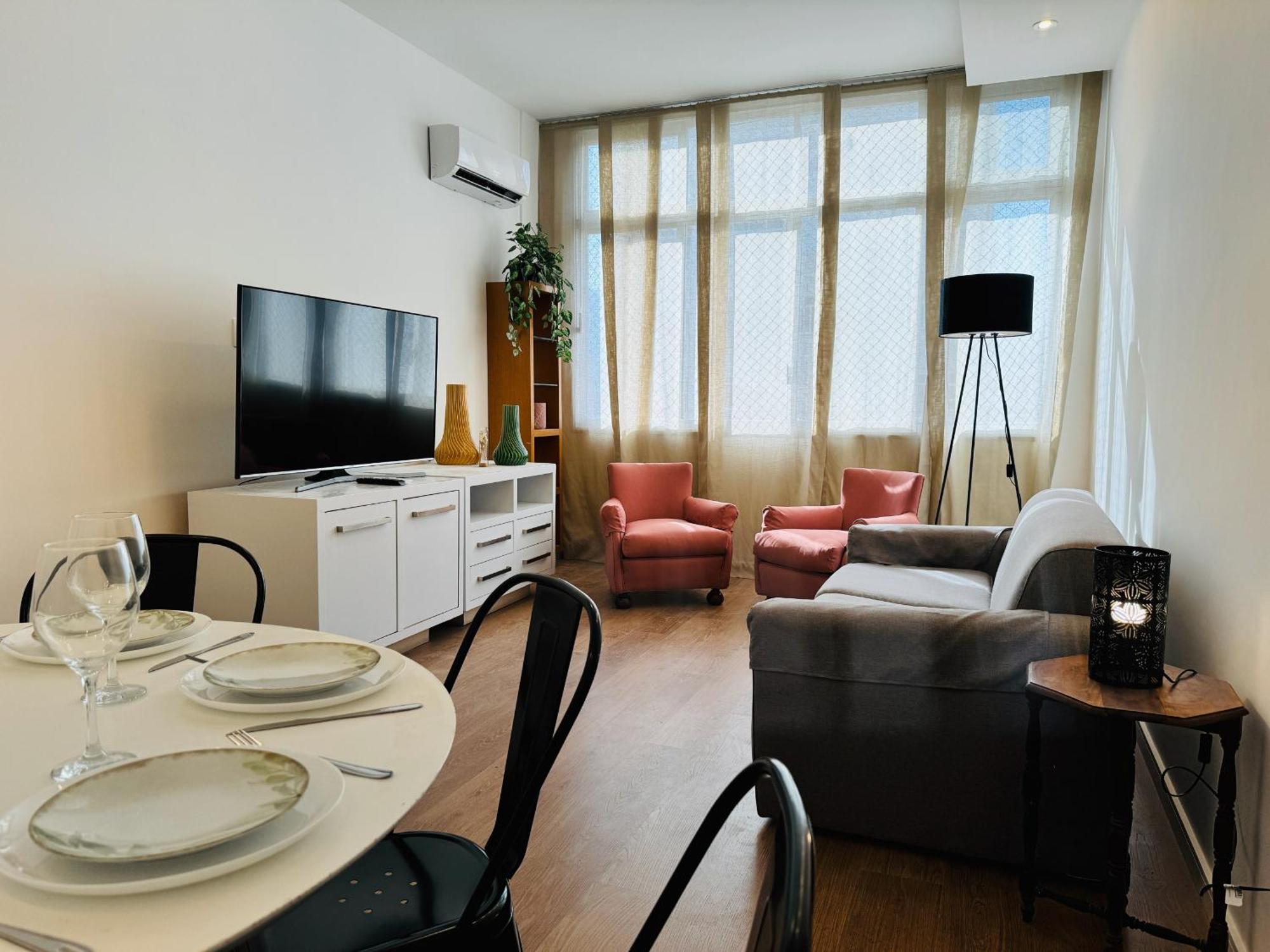 Apartamento Ipanema Novo, Amplo 3 Quartos - Besthostrio